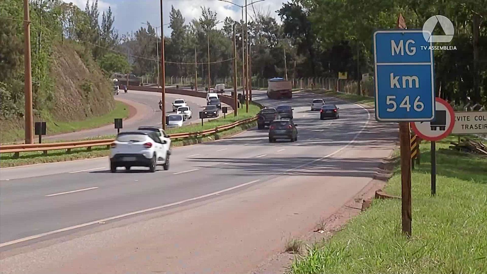 Motoristas ultrapassam 450 mil limites de velocidade na BR-040; um deles é registrado a impressionantes 192 km/h em Nova Lima