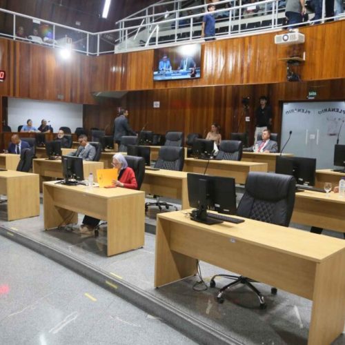 Mudança nos prazos da LDO e PPA é aprovada por vereadores.